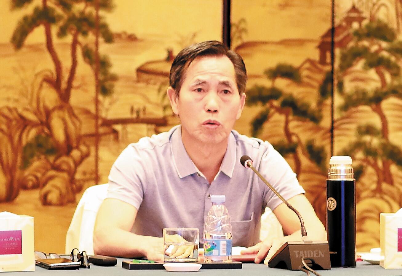 总裁讲话.jpg 总裁讲话.jpg